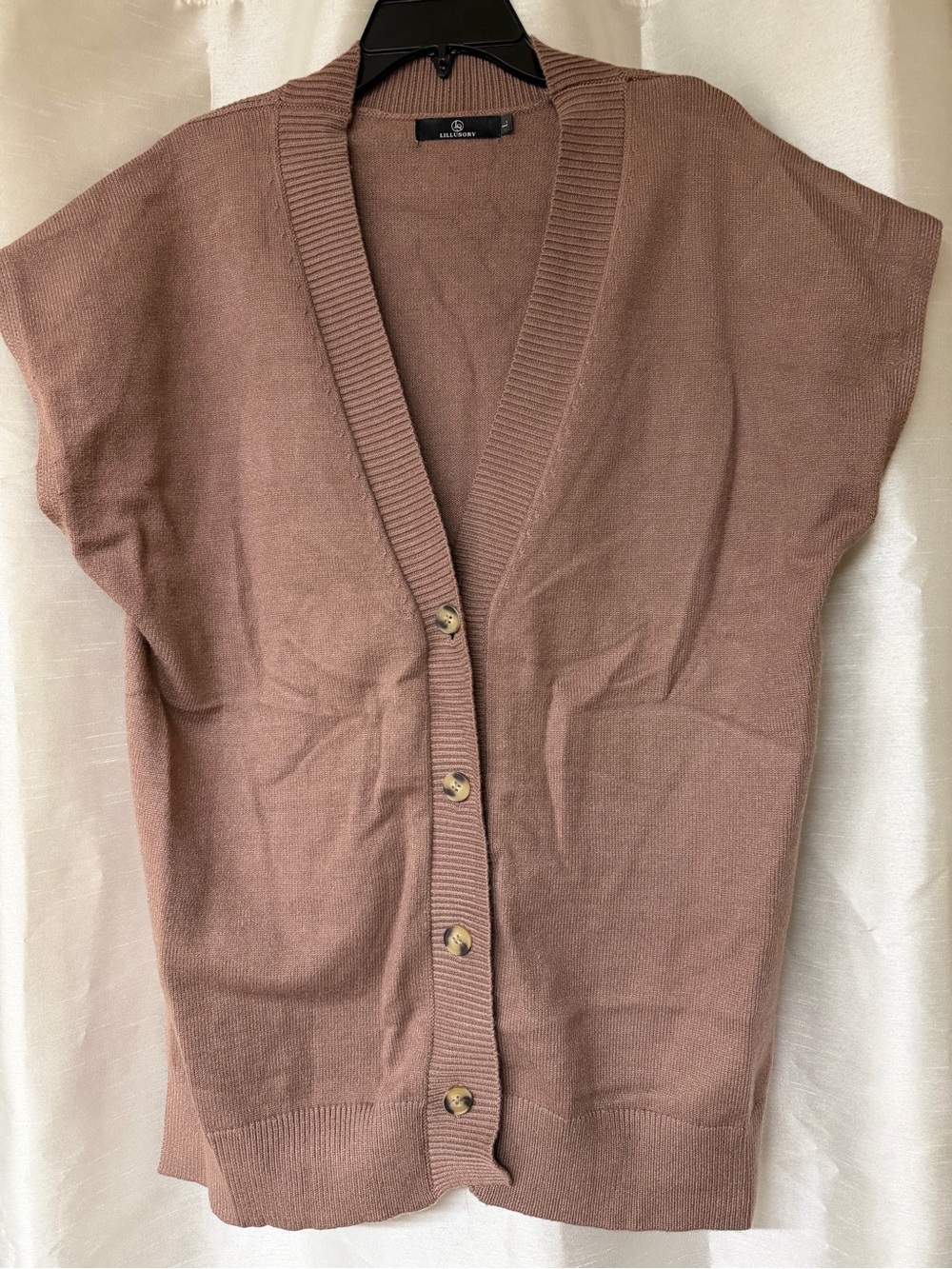 Sleeveless Button-Front Knit Vest in Dusty Rose/Brown-